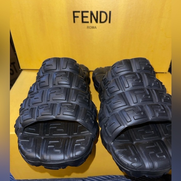 ? Fendi Men Embossed Black Cloud Bubble Slides Size UK7/8US NWB main image 9